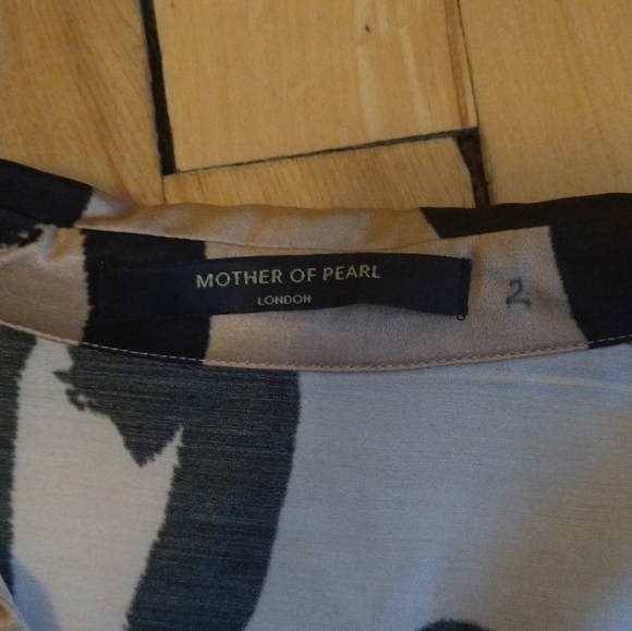 Gold silk blouse modern hearts - Picture 4 of 4